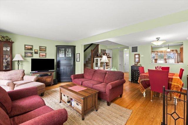 1301 Carriage Ln 1301, Taunton, MA 02780