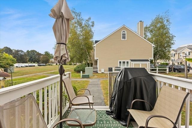 1301 Carriage Ln 1301, Taunton, MA 02780