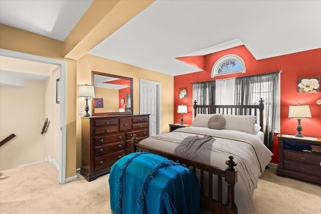 1301 Carriage Ln 1301, Taunton, MA 02780