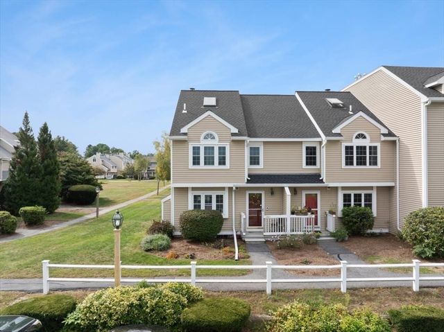 1301 Carriage Ln 1301, Taunton, MA 02780