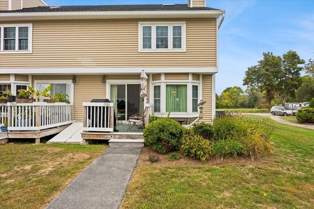 1301 Carriage Ln 1301, Taunton, MA 02780