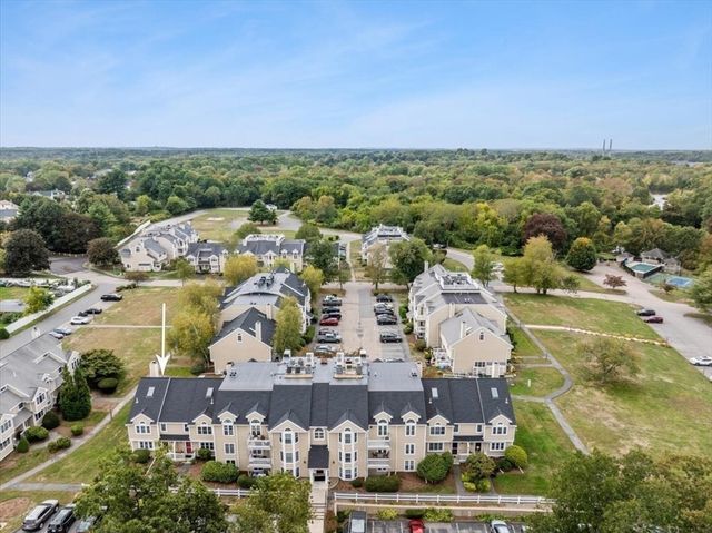 1301 Carriage Ln 1301, Taunton, MA 02780