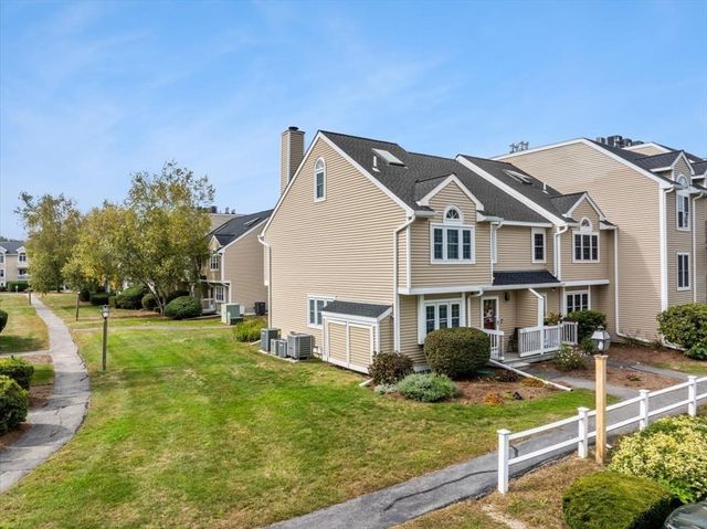 1301 Carriage Ln 1301, Taunton, MA 02780