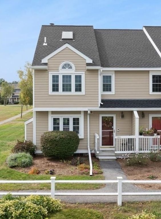 1301 Carriage Ln 1301, Taunton, MA 02780