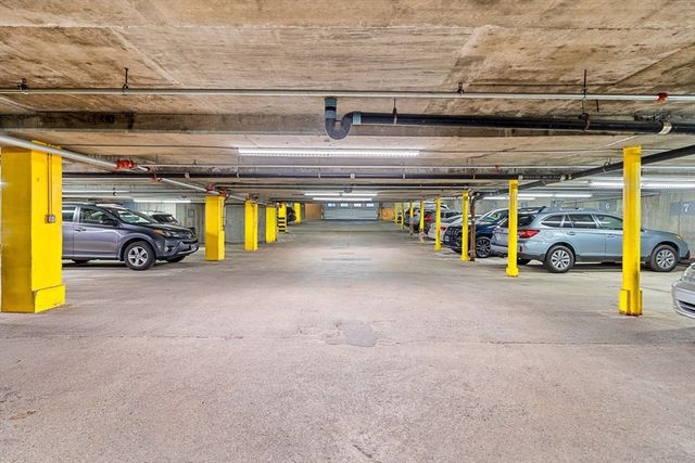 216 Saint Paul St 502, Brookline, MA 02446