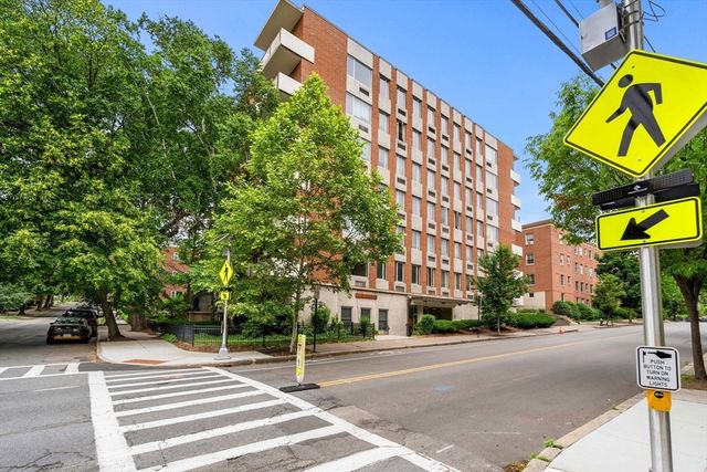 216 Saint Paul St 502, Brookline, MA 02446