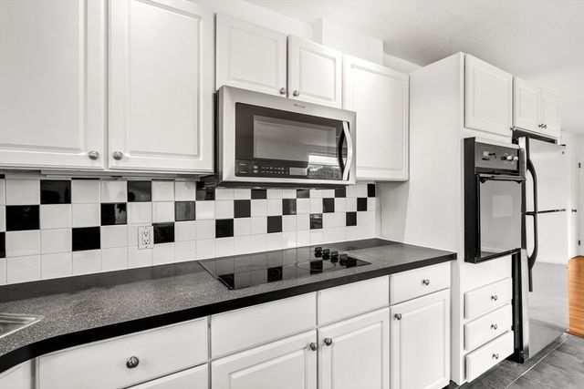 216 Saint Paul St 502, Brookline, MA 02446