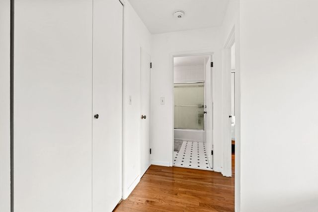 216 Saint Paul St 502, Brookline, MA 02446