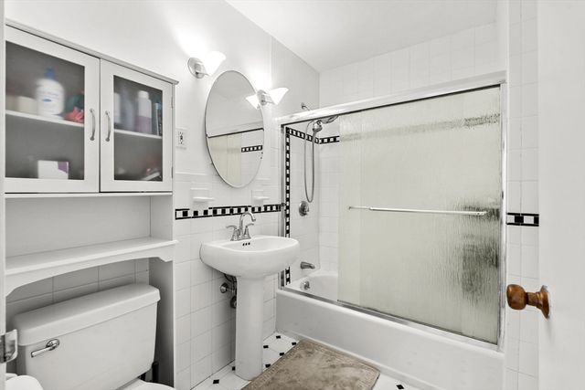 216 Saint Paul St 502, Brookline, MA 02446