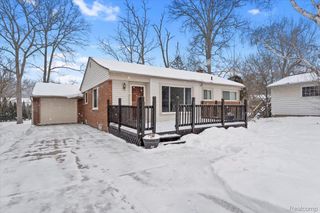 28706 Southpointe Road, Grosse Ile Township, MI 48138