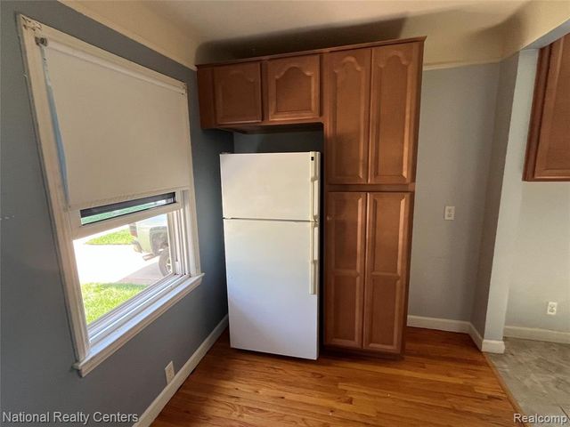 25711 Hopkins Street, Dearborn Heights, MI 48125