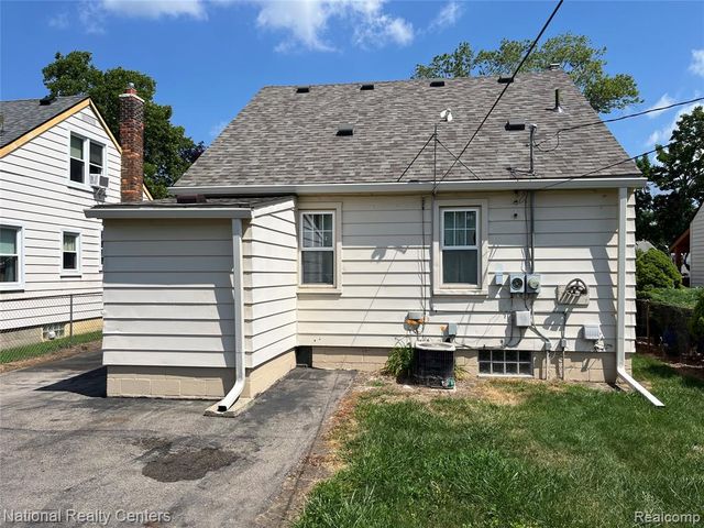 25711 Hopkins Street, Dearborn Heights, MI 48125