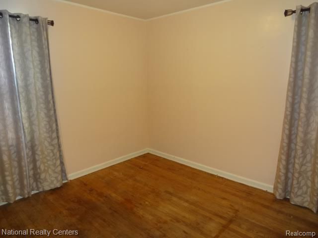 25711 Hopkins Street, Dearborn Heights, MI 48125