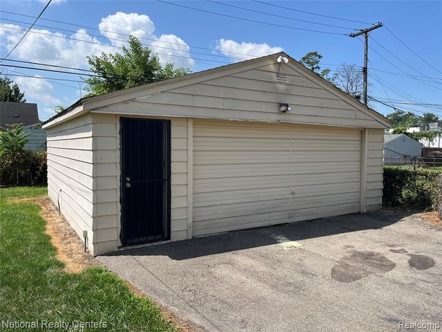 25711 Hopkins Street, Dearborn Heights, MI 48125