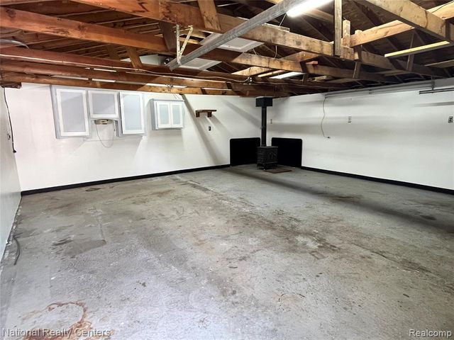 25711 Hopkins Street, Dearborn Heights, MI 48125
