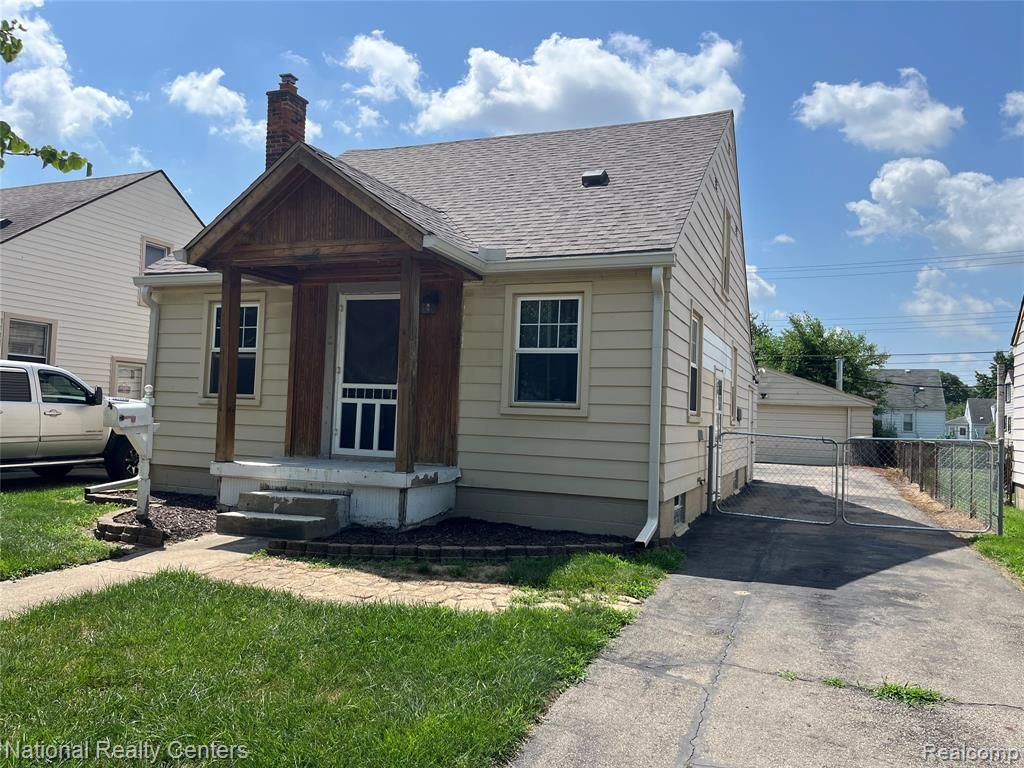 25711 Hopkins Street, Dearborn Heights, MI 48125