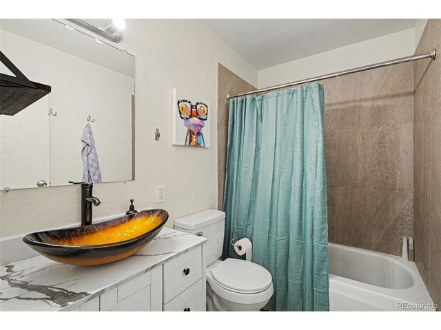 3355 S Flower St 104, Lakewood, CO 80227