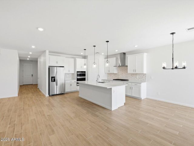 358 W FLATIRON Trail, Apache Junction, AZ 85120