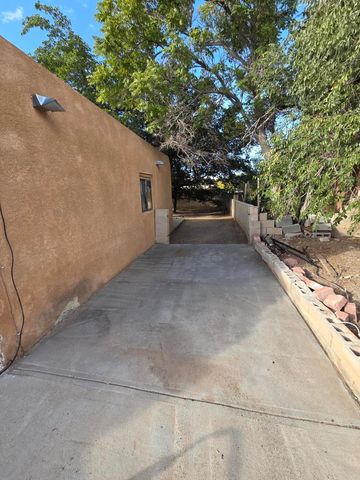 8901 Cottonwood Road NE, Albuquerque, NM 87111