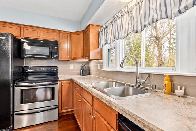 N20W28482 Oakton ROAD, Pewaukee, WI 53072