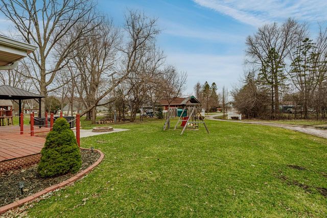 N20W28482 Oakton ROAD, Pewaukee, WI 53072