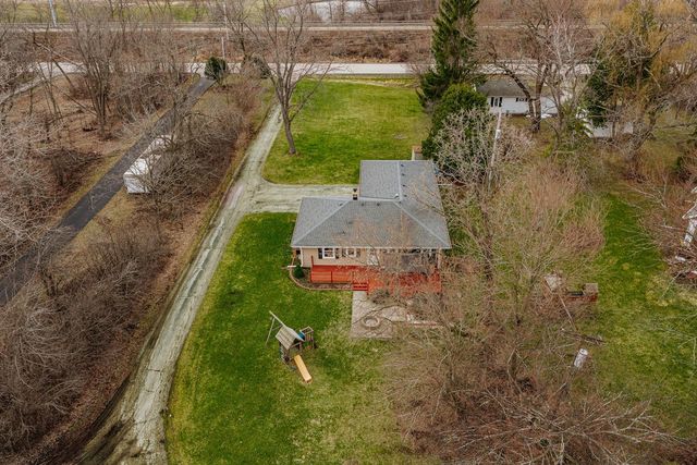 N20W28482 Oakton ROAD, Pewaukee, WI 53072