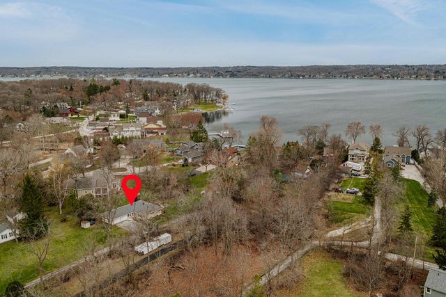 N20W28482 Oakton ROAD, Pewaukee, WI 53072