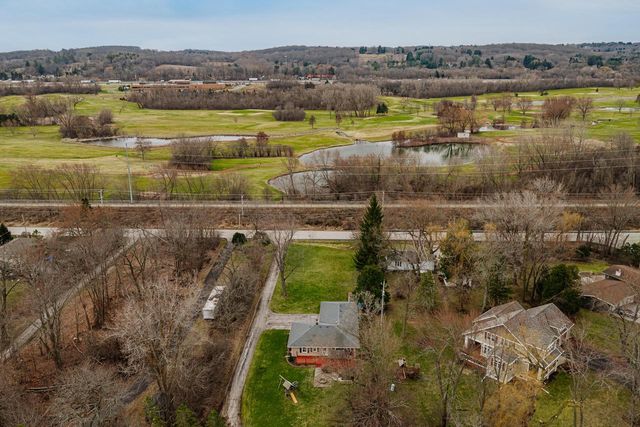 N20W28482 Oakton ROAD, Pewaukee, WI 53072