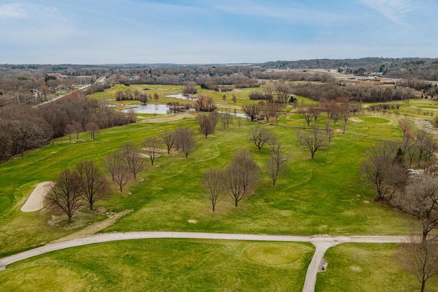 N20W28482 Oakton ROAD, Pewaukee, WI 53072