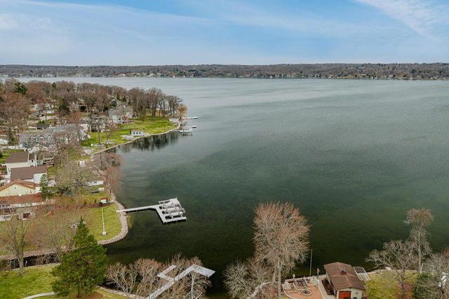 N20W28482 Oakton ROAD, Pewaukee, WI 53072