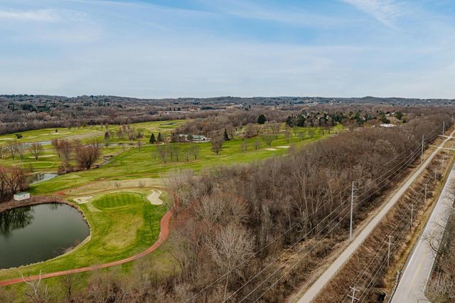 N20W28482 Oakton ROAD, Pewaukee, WI 53072