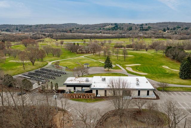 N20W28482 Oakton ROAD, Pewaukee, WI 53072