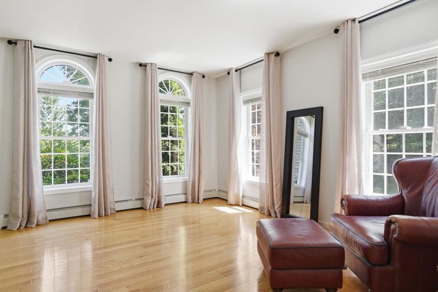 1 Eagle Hill Road, Raymond, NH 03077