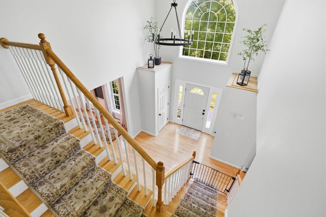 1 Eagle Hill Road, Raymond, NH 03077