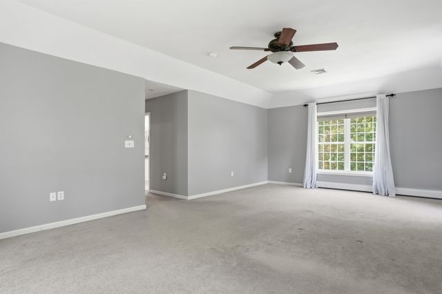 1 Eagle Hill Road, Raymond, NH 03077