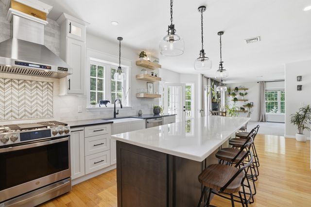 1 Eagle Hill Road, Raymond, NH 03077