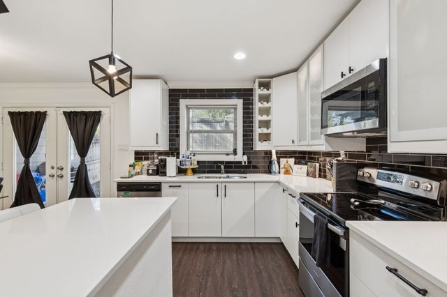 419 Avenue L, Dallas, TX 75203