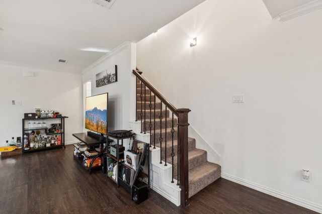 419 Avenue L, Dallas, TX 75203