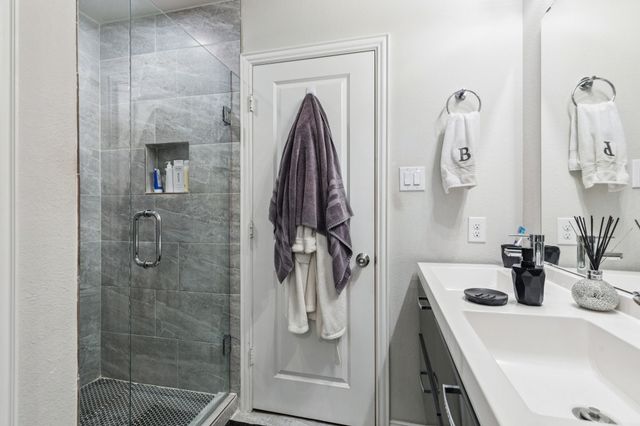 419 Avenue L, Dallas, TX 75203