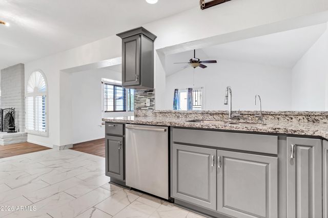 864 W MESQUITE Street, Chandler, AZ 85225