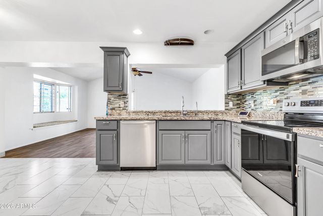 864 W MESQUITE Street, Chandler, AZ 85225