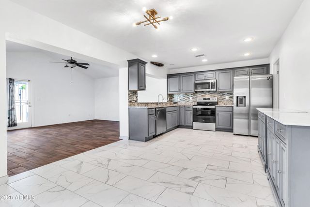 864 W MESQUITE Street, Chandler, AZ 85225