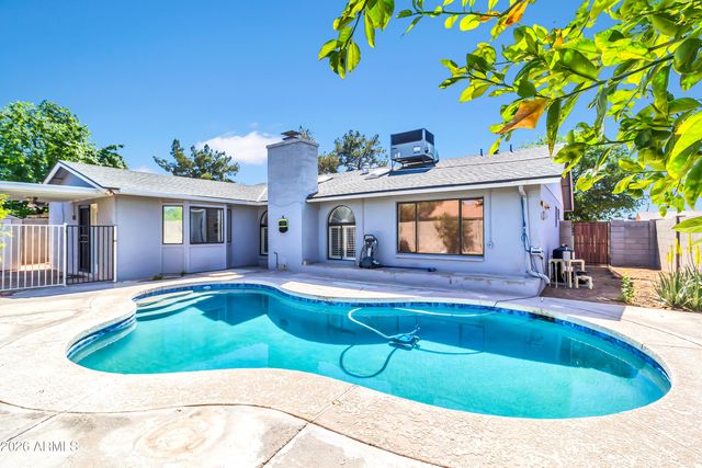 864 W MESQUITE Street, Chandler, AZ 85225