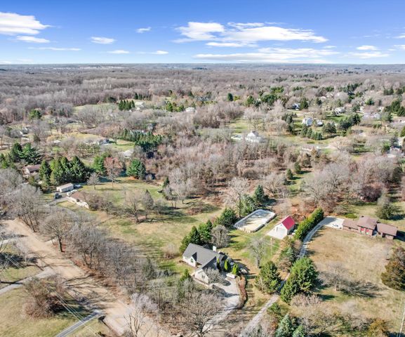 1480 Old Plank Road, Milford, MI 48381