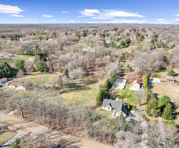 1480 Old Plank Road, Milford, MI 48381