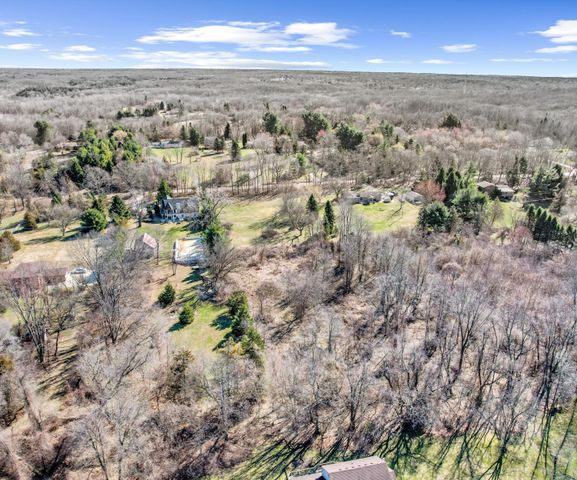 1480 Old Plank Road, Milford, MI 48381