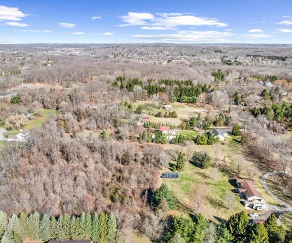 1480 Old Plank Road, Milford, MI 48381