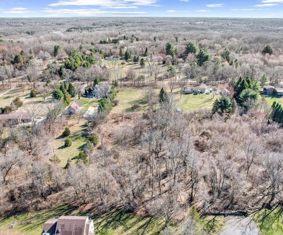 1480 Old Plank Road, Milford, MI 48381