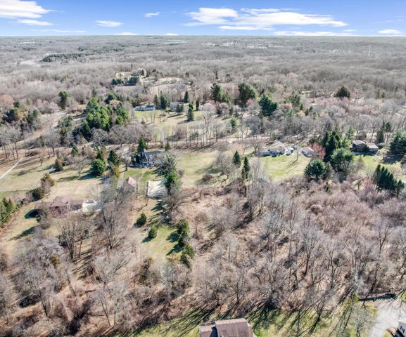 1480 Old Plank Road, Milford, MI 48381