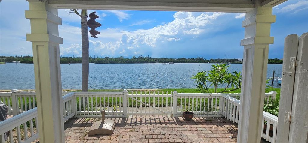 3747 POMPANO DRIVE SE, St Petersburg, FL 33705
